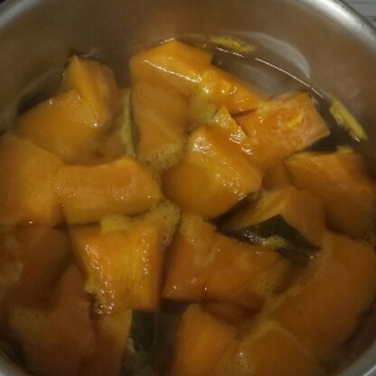 あきちゃん、レポありがとうございます♥️夕飯にかぼちゃ鍋シンプルでおいしかったです♪実家のかぼちゃ、早く消費したかったのでうれしいです☘️感謝です(*ﾟー^)